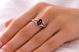 Какой камень подходит по гороскопу Львам?