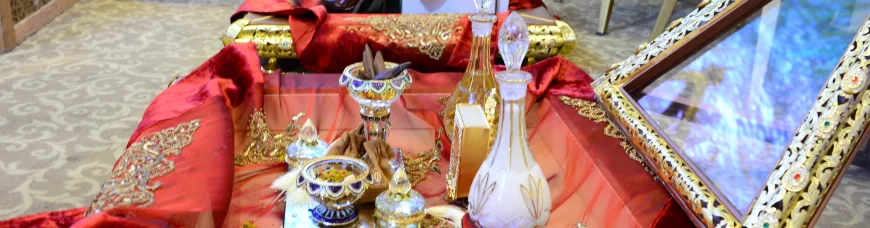 История декоративной косметики