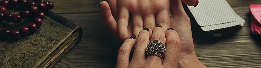 Мужская рука