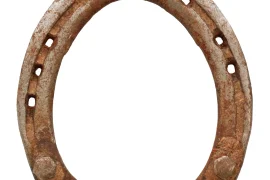 Как вешать правильно подкову на счастье?